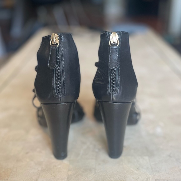 Black Delman Knotted Zip-Up Heels, Size US Women's 6 - Picture 5 of 8